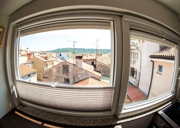 アパート Fontana イゾラ